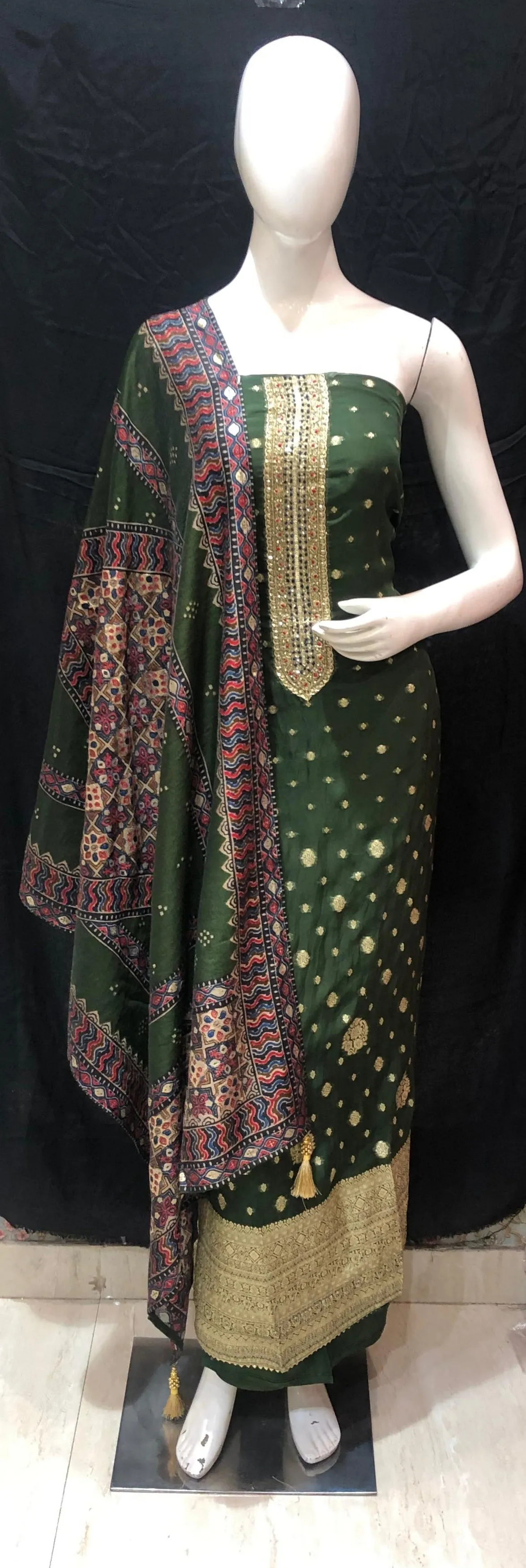 Green Organza Unstitched Banarsi Suit With Hand Embroidery